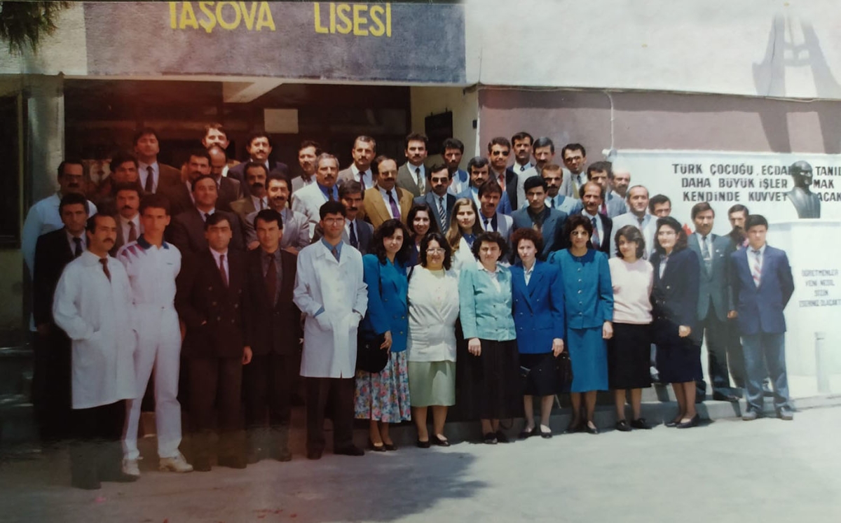 Taşova Lisesi Öğretmenler kadrosu - 1993   ( Salih Oğuz öğretmenimizin anısına ) 