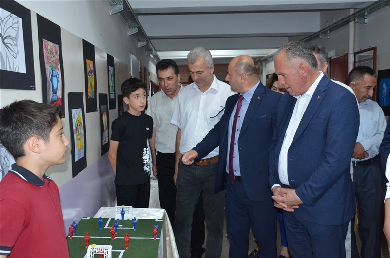 Atatürk Ortaokulu’ndan Sanat Dolu Yıl Sonu Etkinliği