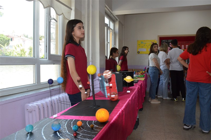 Atatürk Ortaokulu’ndan Sanat Dolu Yıl Sonu Etkinliği