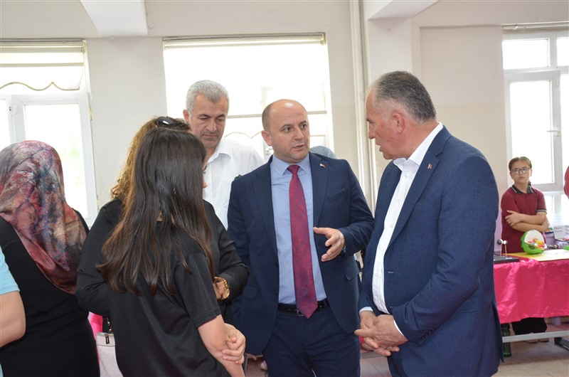 Atatürk Ortaokulu’ndan Sanat Dolu Yıl Sonu Etkinliği