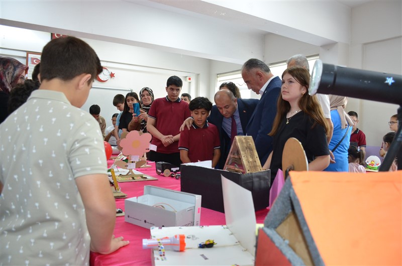 Atatürk Ortaokulu’ndan Sanat Dolu Yıl Sonu Etkinliği