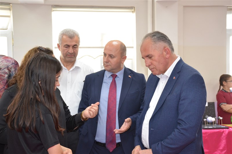 Atatürk Ortaokulu’ndan Sanat Dolu Yıl Sonu Etkinliği