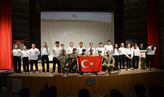 Çanakkale Zaferi ve Şehitler Anısına Duygusal Tören Düzenlendi
