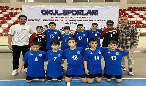 Atatürk Ortaokulu Hentbol Takımı Yarı Finalde