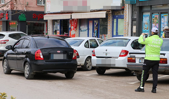 ÇİFT SIRA PARKEDENLERE CEZA
