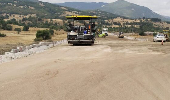 Taşova-Ladik Yolu Üzerindeki Köprü ve Yol Çalışmaları Tüm Hızıyla Sürüyor