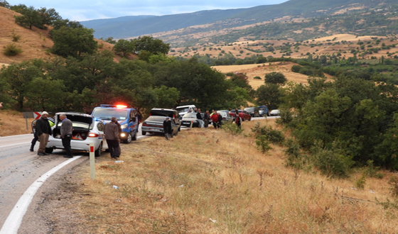 Taşova’da Minibüs Tarlaya Uçtu: 1 Yaralı