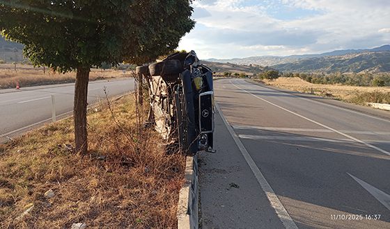 Yolacan Köyü Mevkiinde Trafik Kazası: Sürücü Kazayı Yaralanmadan Atlattı