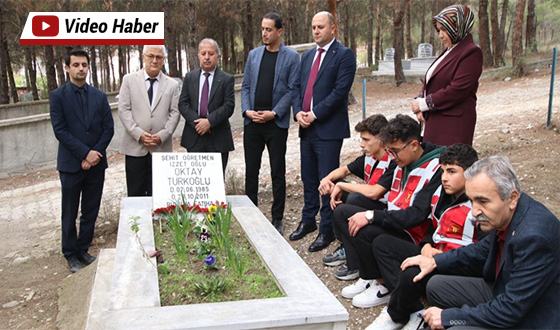 Taşova’da Şehit Öğretmen Oktay Türkoğlu Kabri Başında Anıldı
