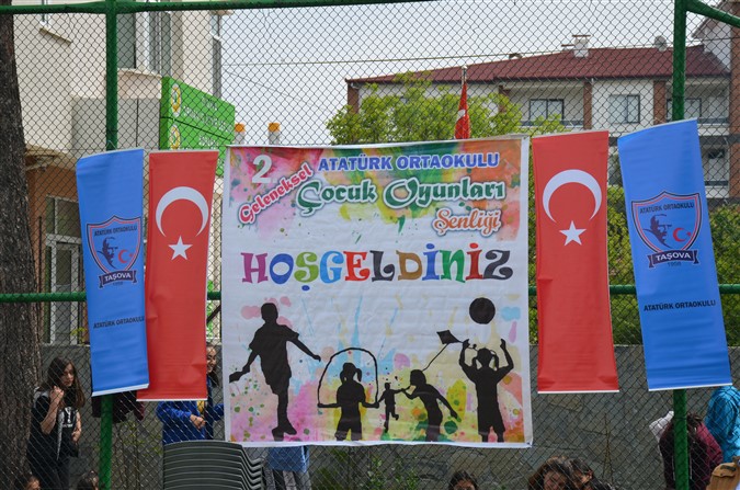2. Geleneksel Atatürk Ortaokulu Çocuk Oyunları Şenliği Yapıldı