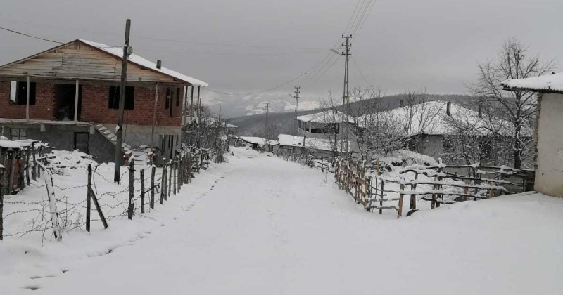 Kuzey Köylerde Kar Yağışı Sürüyor