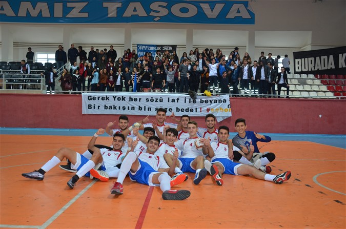 Liseler Arası Futsal Müsabakalarında Birinci Belli Oldu