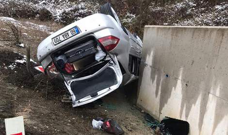 Otomobil devrildi: 2 yaşındaki Zeynep öldü, 3 yaralı