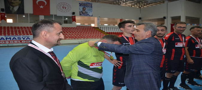 Taşova Öğretmenler Futsal Takımı İl 2.'si Oldu