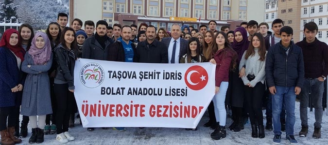 Taşova Şehit İdris Bolat Anadolu Lisesi Öğrencileri Üniversite Tanıtım Gezisi Düzenledi