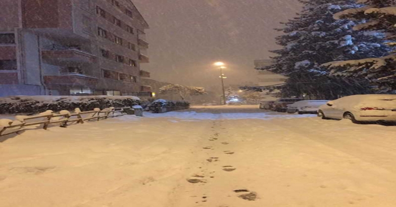 Taşova'da Aylardır Beklenen Kar Yağdı