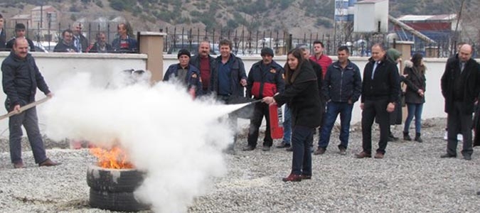 Taşova’da Milli Eğitim Çalışanlarına Yangın Eğitimi Verildi