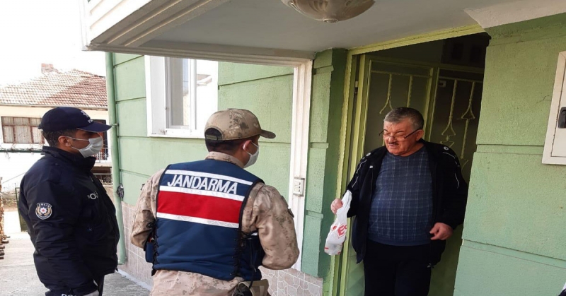 Taşova'da Vefa Sosyal Destek Grubu Yaşlı ve Hastaların İhtiyaçlarını Karşılamaya Devam Ediyor