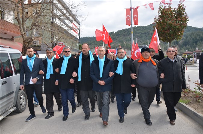 Ak Parti İlçe Başkanlığı Yürüyüş Gerçekleştirdi