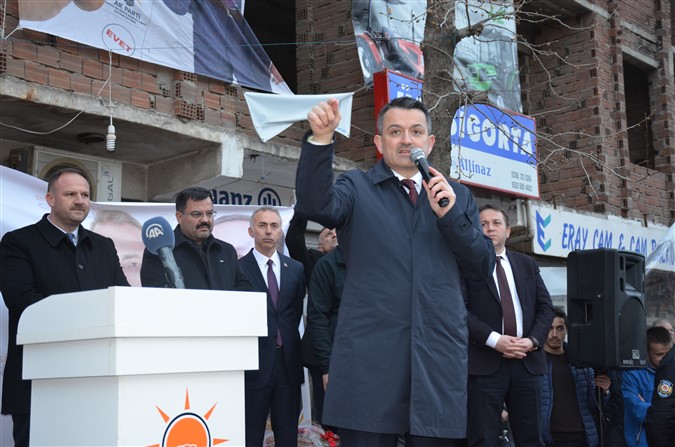 Bakan Pakdemirli Taşova'da Miting Gerçekleştirdi